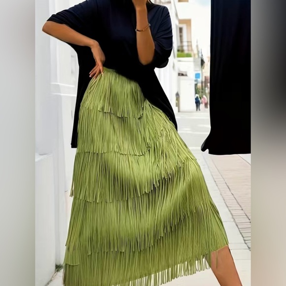 Jane Chic Designs Innovative Skirt - Picture 1 of 8